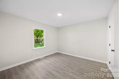 704 W Carolina Avenue, Bessemer City, NC 28016 - Photo 14