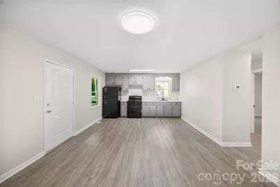 704 W Carolina Avenue, Bessemer City, NC 28016 - Photo 8