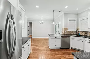 4433 Brookwood Rd, Charlotte, NC 28215 - Photo 12