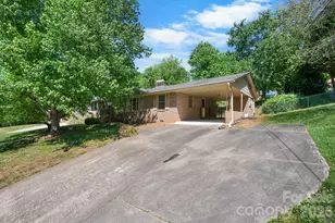 2010 12th St Dr NW, Hickory, NC 28601 - Photo 2