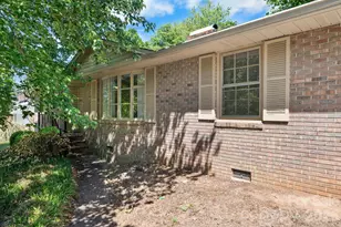 2010 12th St Dr NW, Hickory, NC 28601 - Photo 4