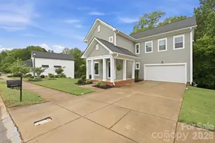 8207 Dumphries Dr, Huntersville, NC 28078 - Photo 4