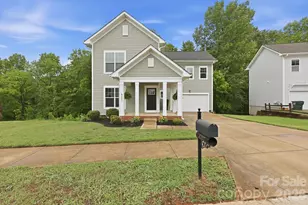 8207 Dumphries Dr, Huntersville, NC 28078 - Photo 2