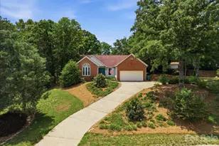 10314 Rougemont Ln, Charlotte, NC 28277 - Photo 2