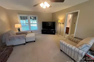 837 Deerfield Dr, Mount Holly, NC 28120 - Photo 10
