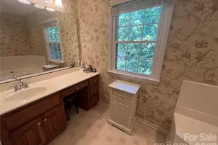 837 Deerfield Dr, Mount Holly, NC 28120 - Photo 16
