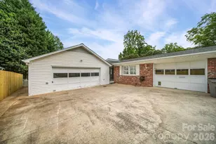 2037 Helen Dr, Gastonia, NC 28054 - Photo 2