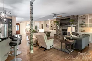300 White Pine Dr, Hendersonville, NC 28739 - Photo 10