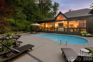 300 White Pine Dr, Hendersonville, NC 28739 - Photo 1