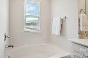 627 Country Oak Dr, Asheville, NC 28804 - Photo 20
