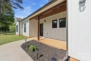 1026 Fye Dr, Newton, NC 28658 - Photo 6