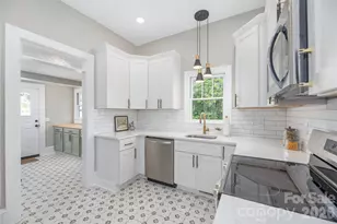 163 Pharr St, Canton, NC 28716 - Photo 2