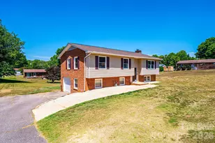 3231 25th St NE, Hickory, NC 28601 - Photo 2