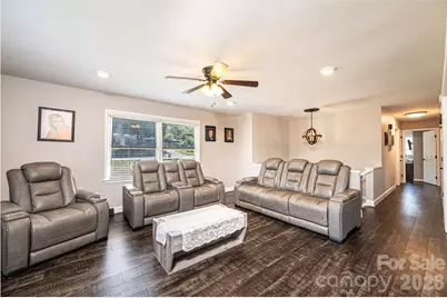 3231 25th Street NE, Hickory, NC 28601 - Photo 6