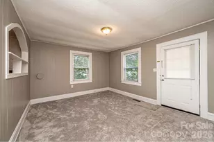 1725 8th Ave NE, Hickory, NC 28601 - Photo 8