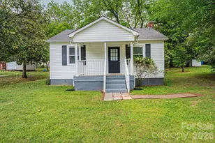 1725 8th Ave NE, Hickory, NC 28601 - Photo 2