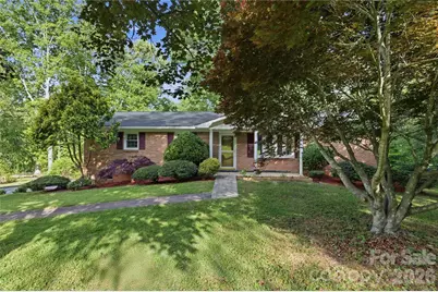 123 Castleton Lane, Hendersonville, NC 28791 - Photo 2