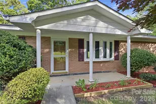123 Castleton Ln, Hendersonville, NC 28791 - Photo 4