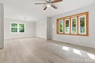 123 Castleton Ln, Hendersonville, NC 28791 - Photo 6