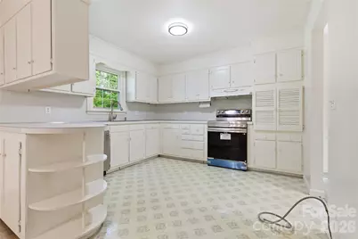 123 Castleton Lane, Hendersonville, NC 28791 - Photo 14