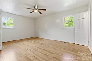123 Castleton Ln, Hendersonville, NC 28791 - Photo 20