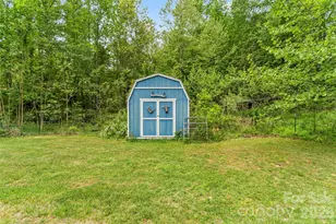 1000 Mountain View Church Rd, Zirconia, NC 28790 - Photo 28