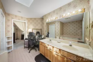 16 Zachary Ridge Rd, Asheville, NC 28804 - Photo 24