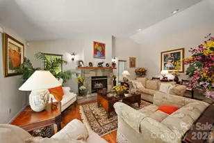 16 Zachary Ridge Rd, Asheville, NC 28804 - Photo 4