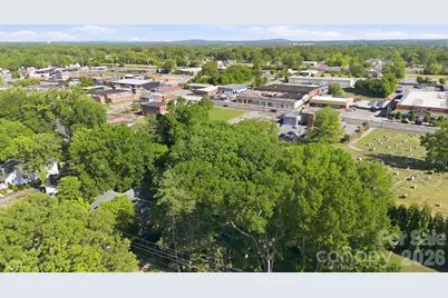 424 W 2nd Avenue, Gastonia, NC 28052 - Photo 16
