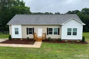 819 Wellwood Ave, Statesville, NC 28677 - Photo 1