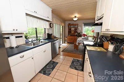 86 King Arthurs Court, Hickory, NC 28601 - Photo 16