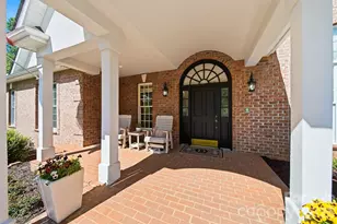 890 18th Ave Ct NW, Hickory, NC 28601 - Photo 2