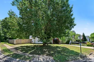 13403 Willow Falls Rd, Charlotte, NC 28215 - Photo 4