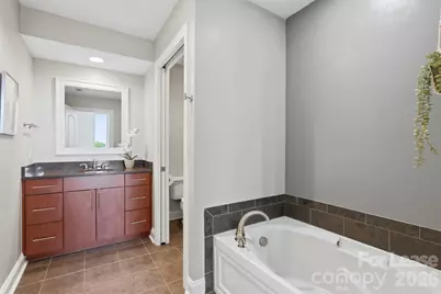 701 Royal Court Court #601, Charlotte, NC 28202 - Photo 14