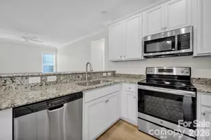 17836 Coulter Pkwy, Cornelius, NC 28031 - Photo 2