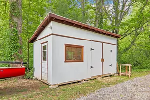 34 Lindsey Hill Ln, Zirconia, NC 28790 - Photo 36