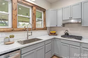 274 Charles St, Clyde, NC 28721 - Photo 10