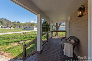 274 Charles St, Clyde, NC 28721 - Photo 4