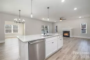 2507 Lynbridge Dr, Charlotte, NC 28226 - Photo 10