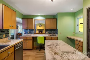 11 Beaumont Dr, Hendersonville, NC 28739 - Photo 6
