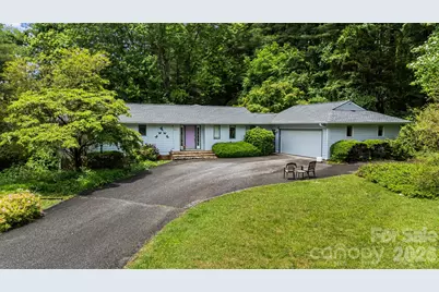 11 Beaumont Drive, Hendersonville, NC 28739 - Photo 2
