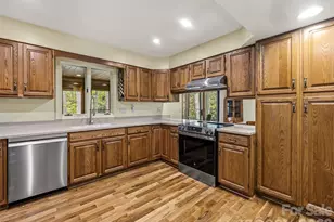 348 Surrey Ln, Brevard, NC 28712 - Photo 16