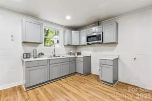 1014 N Mountain St, Cherryville, NC 28021 - Photo 2