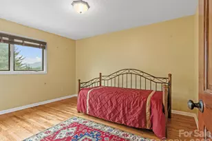 317 Robertson St, Burnsville, NC 28714 - Photo 28