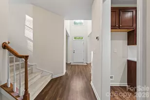 10211 Rivendell Ln, Charlotte, NC 28269 - Photo 8