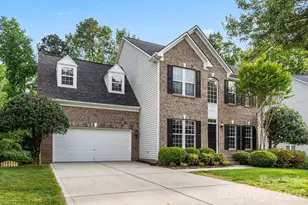 10211 Rivendell Ln, Charlotte, NC 28269 - Photo 2