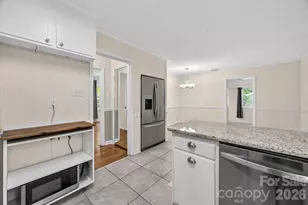 2713 Kilborne Dr, Charlotte, NC 28205 - Photo 10