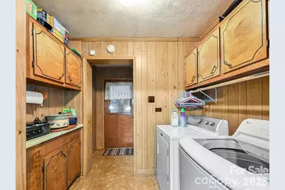 7530 Nc 208 Highway, Marshall, NC 28753 - Photo 12