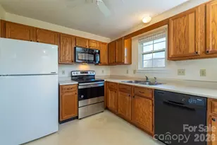 4805 Breakers Ln, Asheville, NC 28806 - Photo 8