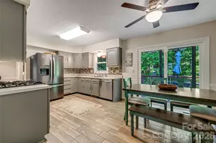 18 Tarragon Pl, Flat Rock, NC 28731 - Photo 8